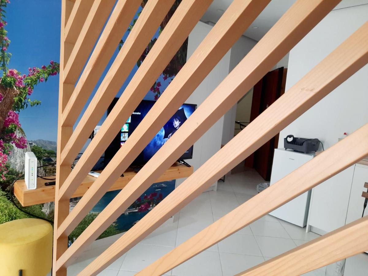 Saranda Promenade Apts Екстериор снимка